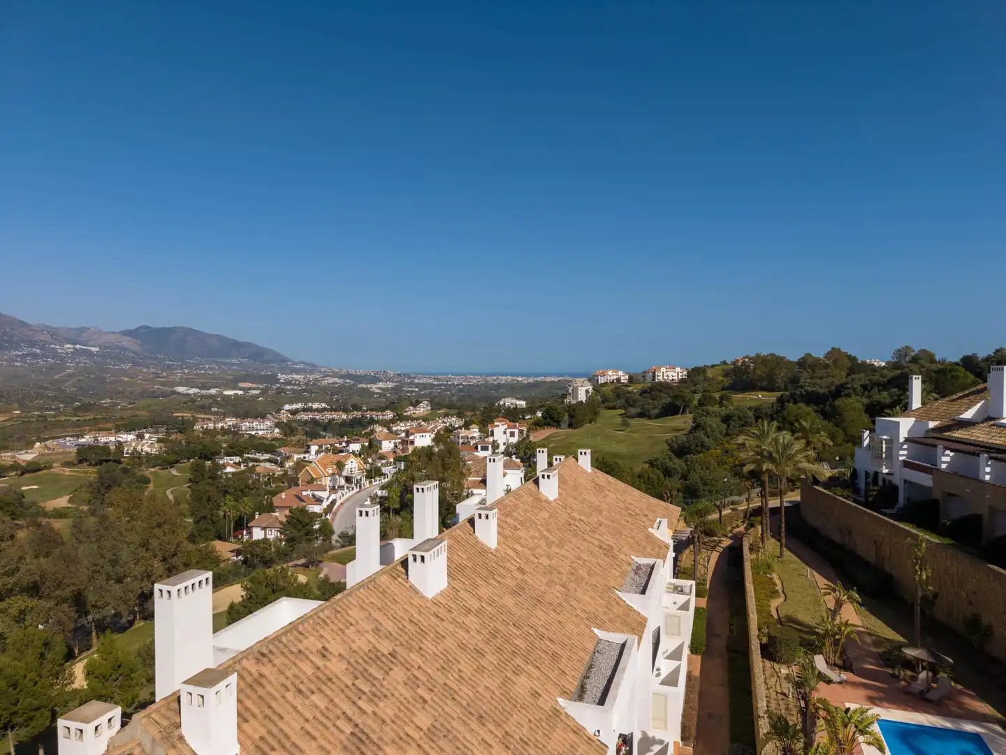 Vista exterior de Casa adosada en venda en Mijas amb Terrassa