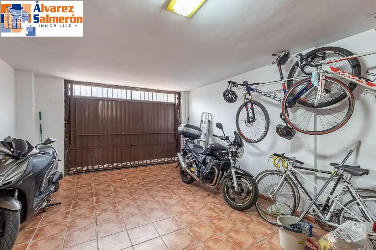Houses for sale in Huétor Vega  with Air Conditioner, Heating and Terrace