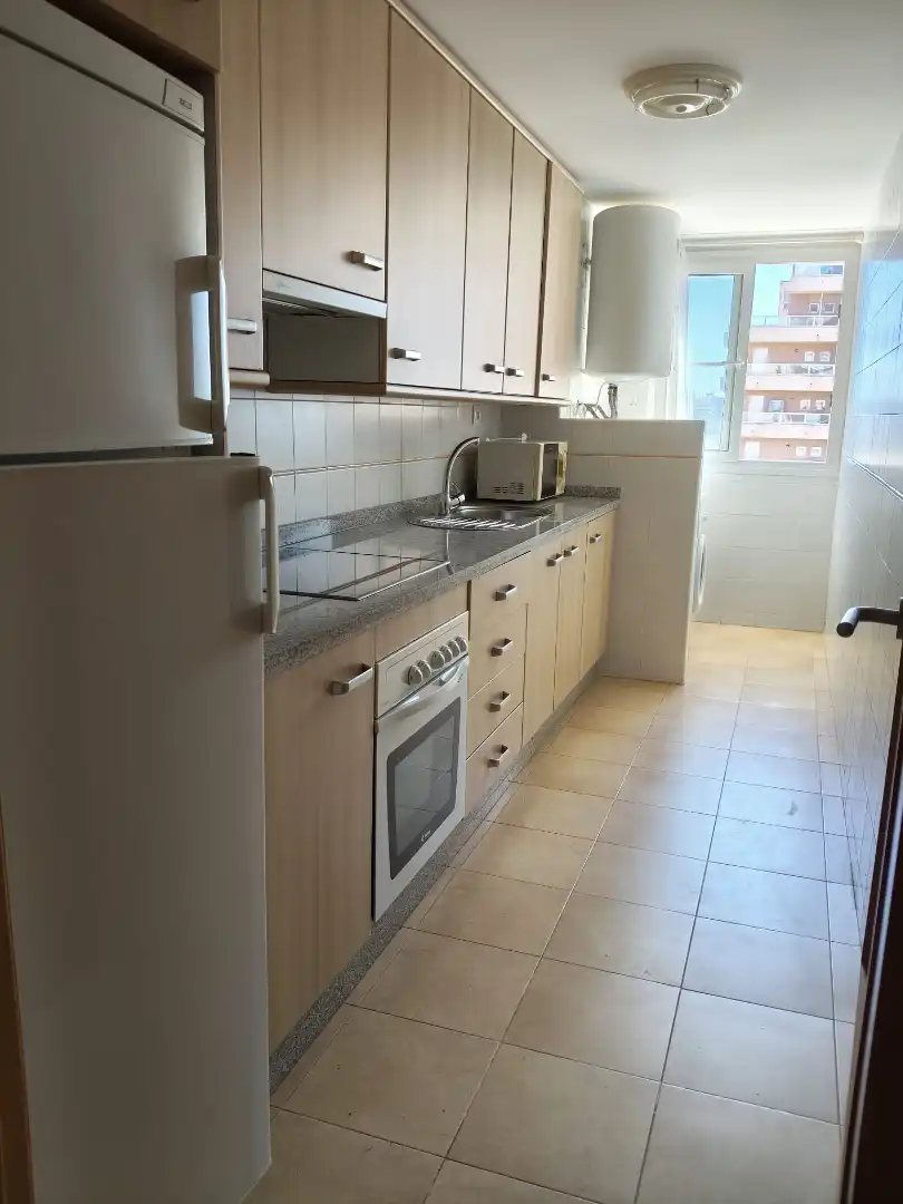 Küche von Wohnung zum Verkauf in La Manga del Mar Menor mit Klimaanlage, Heizung und Privatgarten
