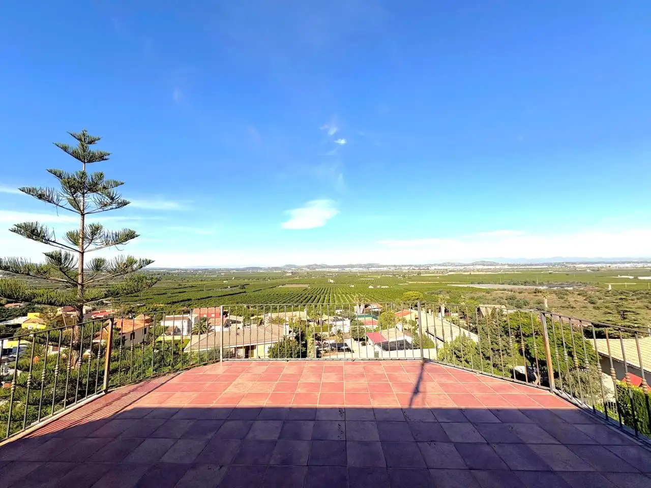 Vista exterior de Casa o chalet en venta en Chiva con Aire acondicionado, Jardín privado y Terraza