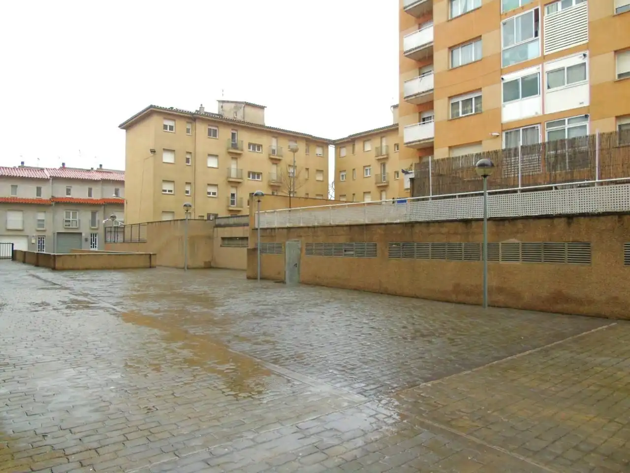 Parking de Piso en venta en Vic con Calefacción y Terraza