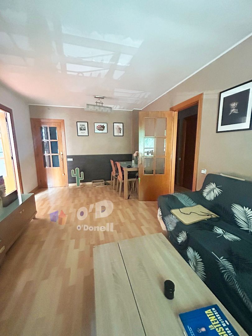 Living room of Flat for sale in Sant Boi de Llobregat  with Air Conditioner, Heating and Parquet flooring