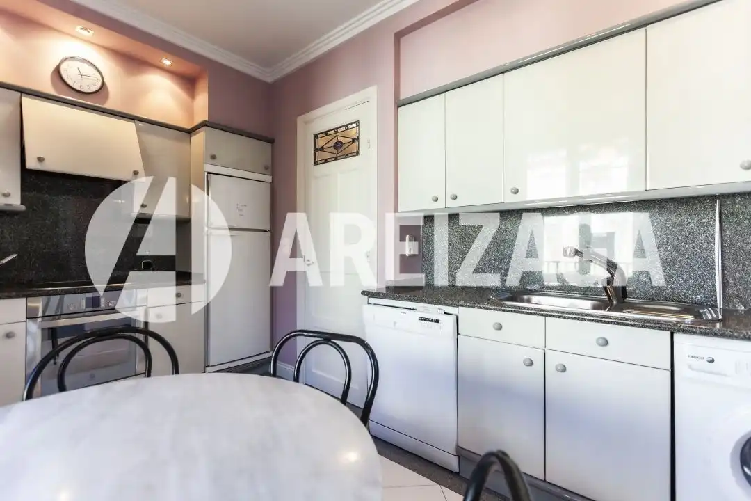 Cocina de Casa o chalet en venta en Donostia - San Sebastián  con Calefacción, Jardín privado y Terraza