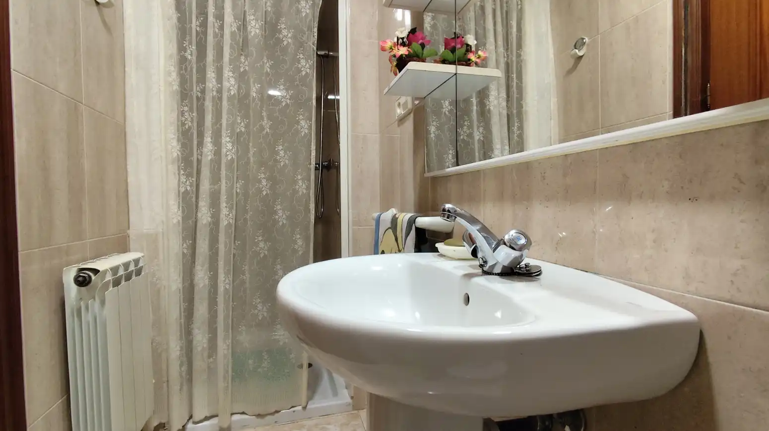 Bathroom of Houses for sale in  Logroño  with Heating