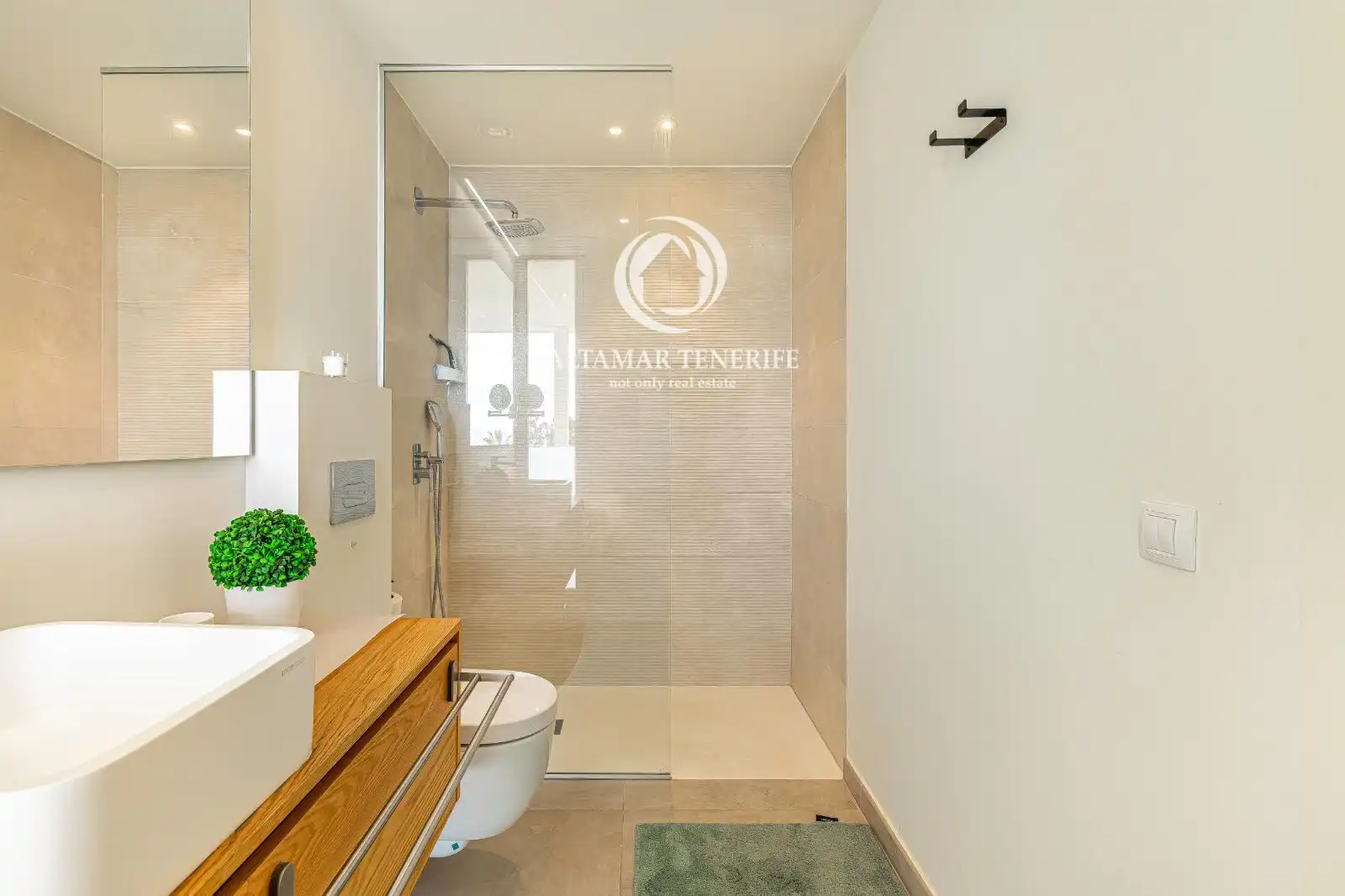 Baño de Casa o chalet de alquiler en Guía de Isora con Terraza, Trastero y Piscina
