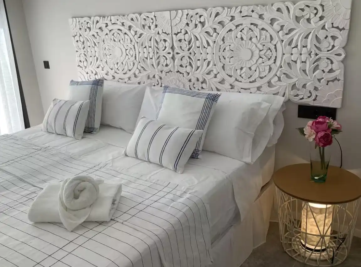 Schlafzimmer von Wohnungen zur Miete in Santa Eulària des Riu mit Klimaanlage, Heizung und Terrasse
