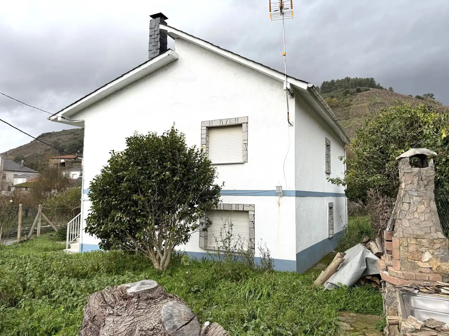 Vista exterior de Casa o chalet en venta en A Teixeira  con Trastero y Amueblado