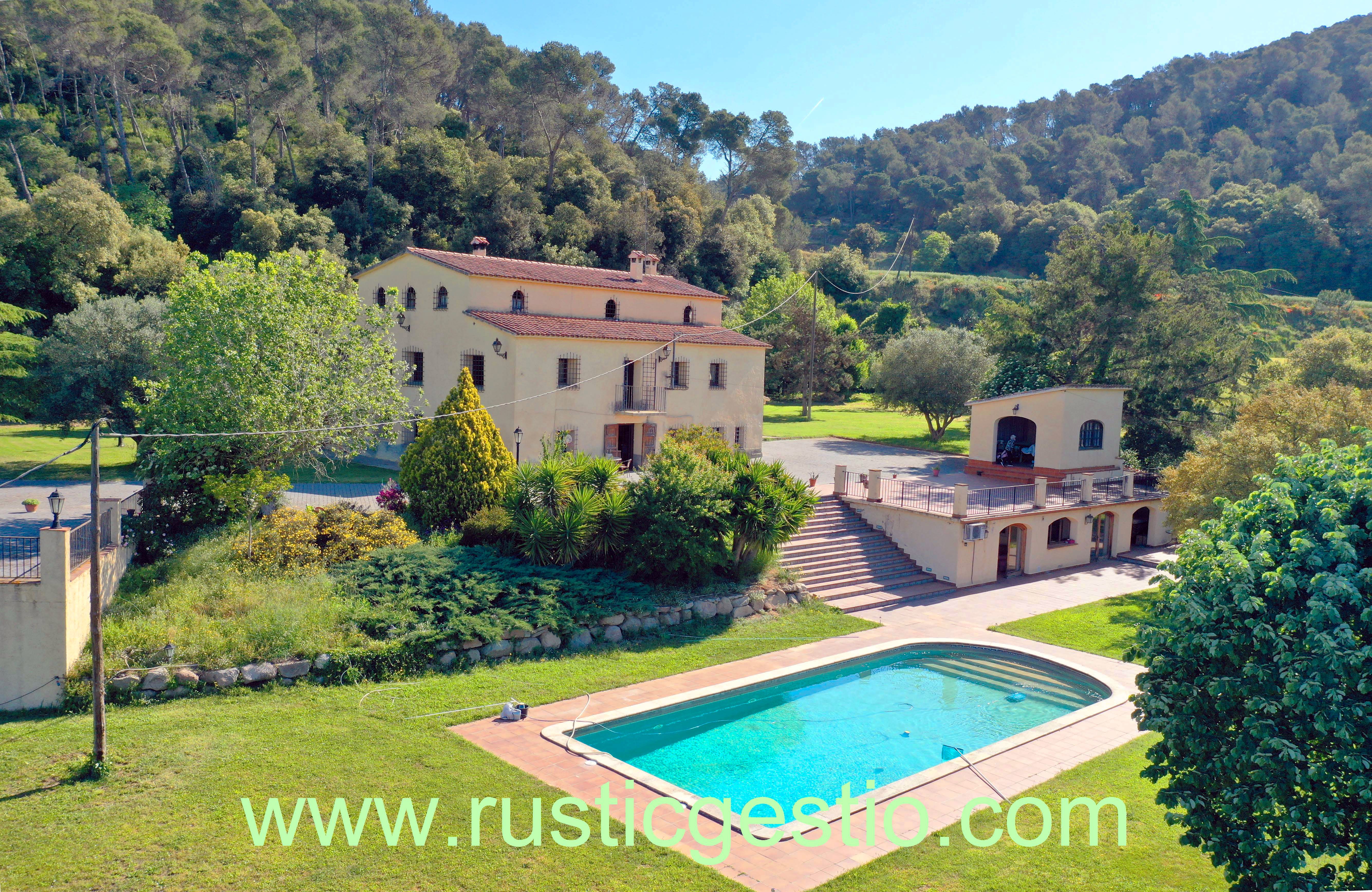 Jardí de Finca rústica en venda en La Roca del Vallès amb Calefacció, Jardí privat i Piscina