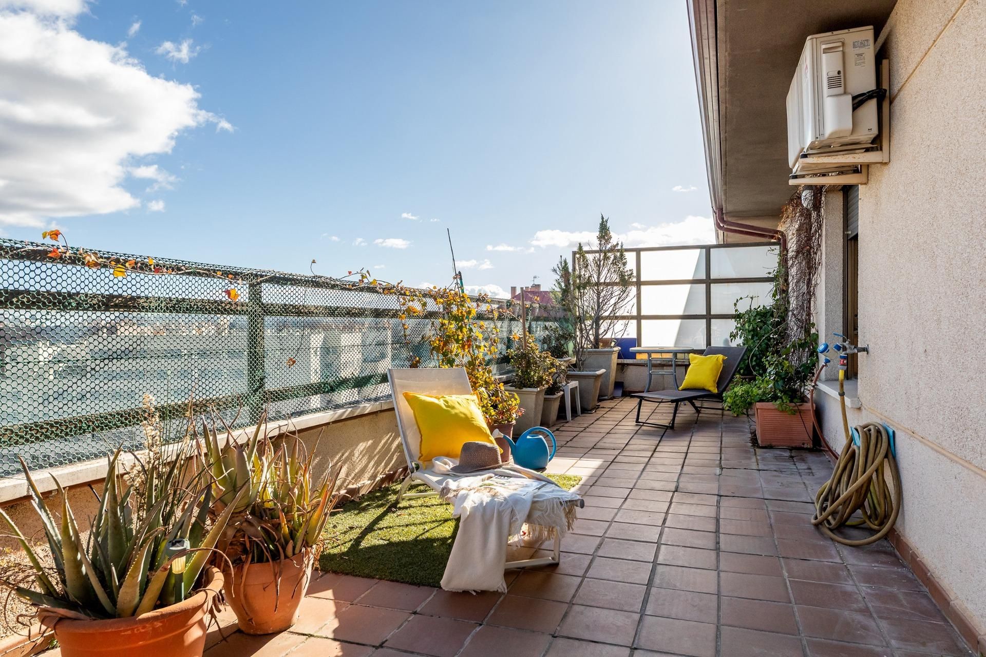 Terrace of Flat for sale in  Madrid Capital  with Air Conditioner, Heating and Private garden