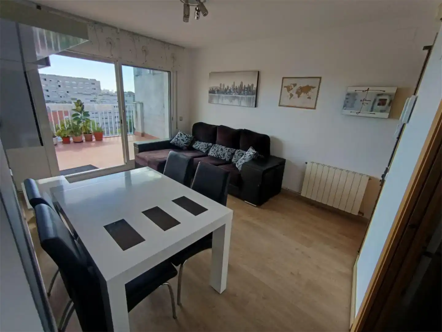 Wohnzimmer von Wohnung zur Miete in Barcelona mit Klimaanlage, Parkett und Möbliert