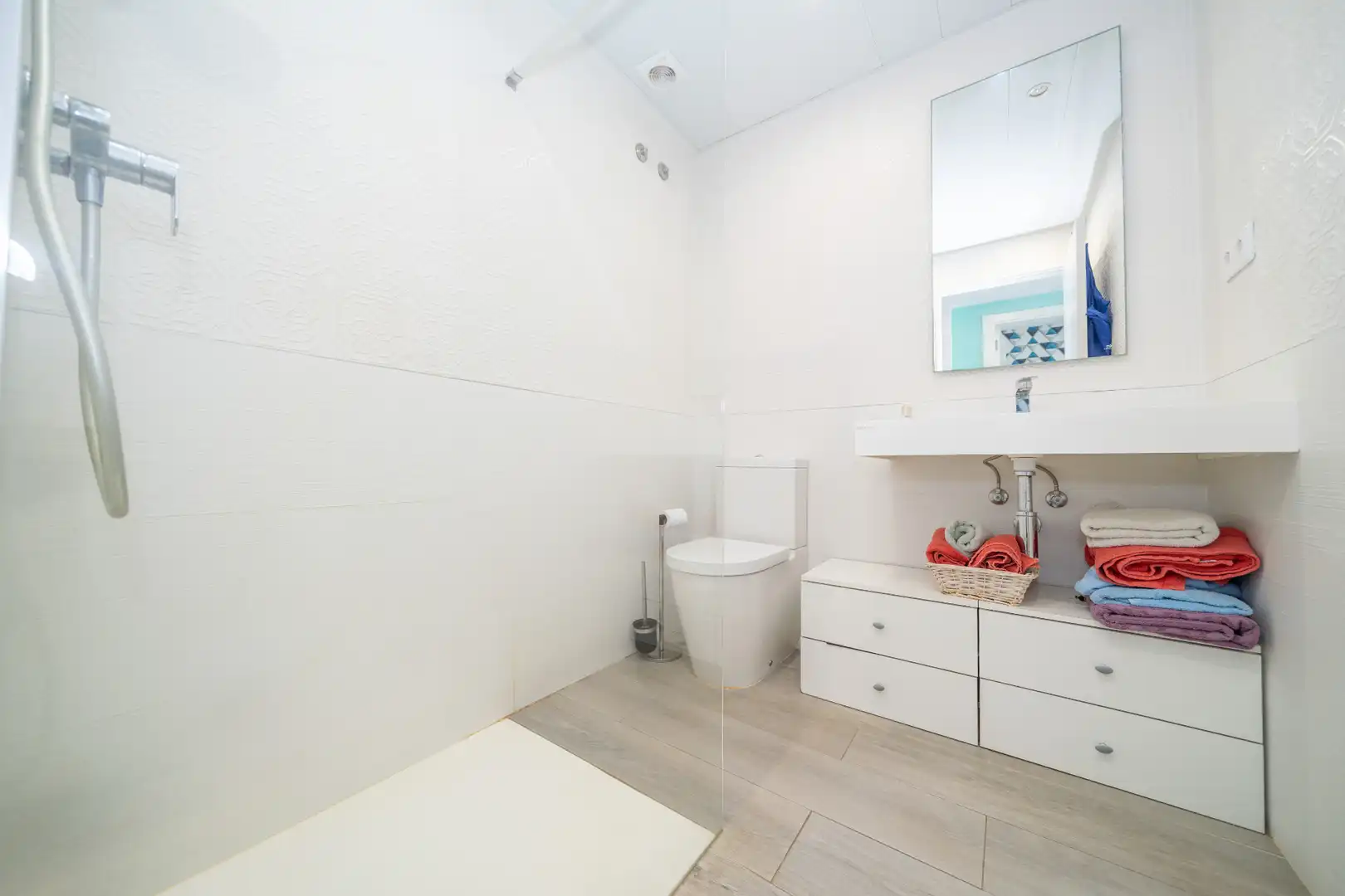 Badezimmer von Dachboden zum Verkauf in Calella mit Klimaanlage, Terrasse und Schwimmbad