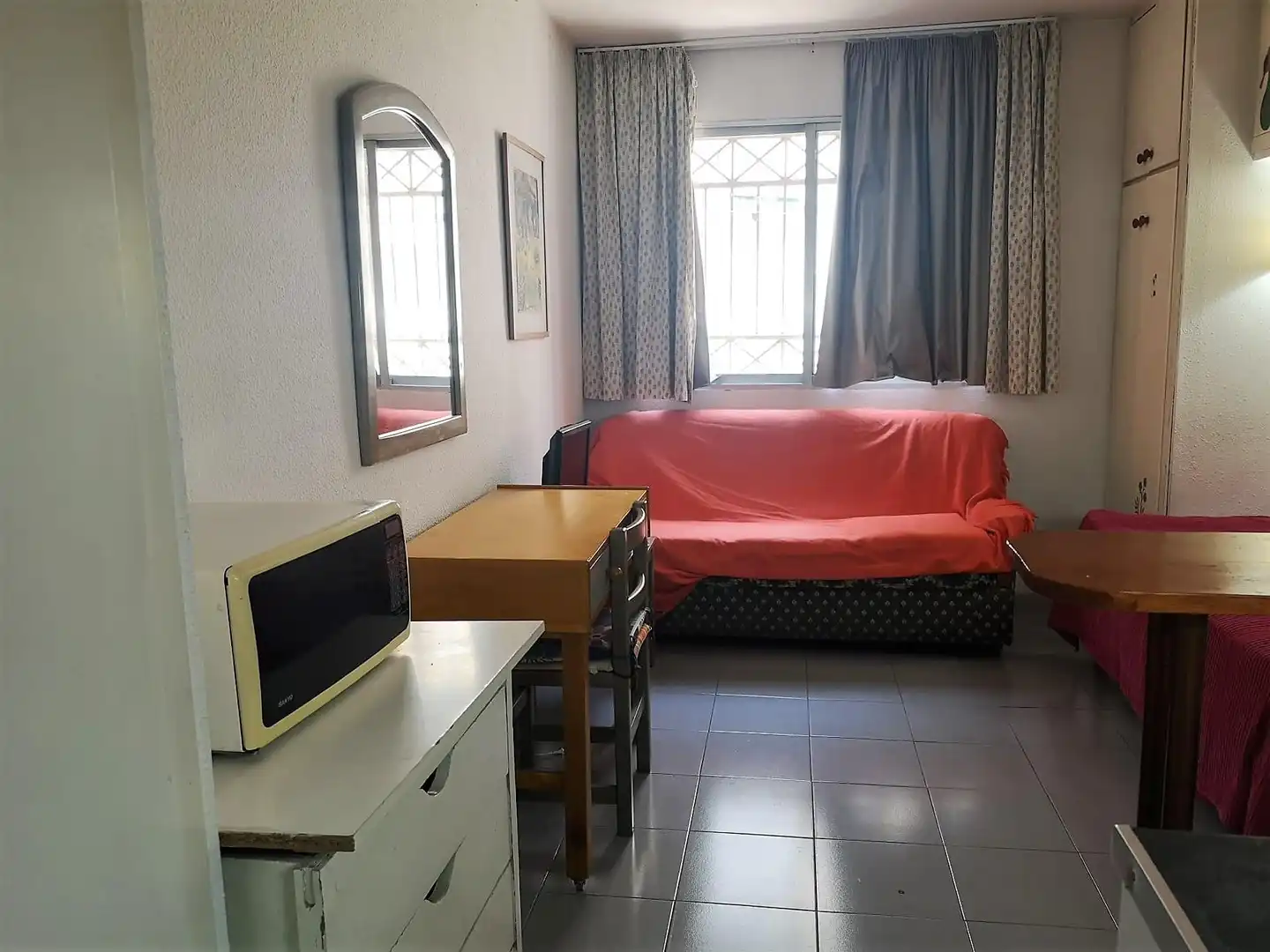 Living room of Study for rent in Granada  with Furnished
