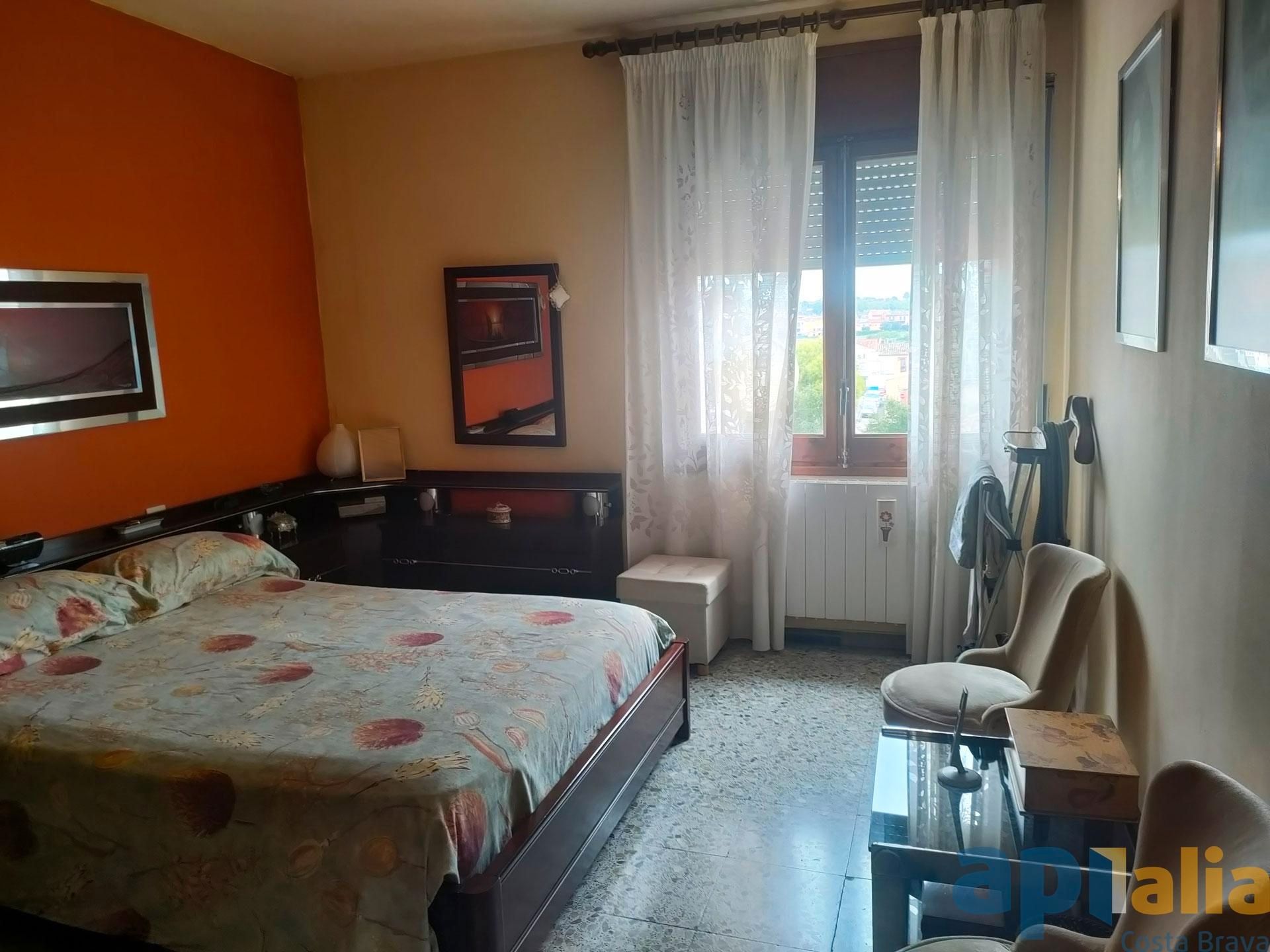 Bedroom of Flat for sale in La Bisbal d'Empordà  with Heating, Terrace and Balcony