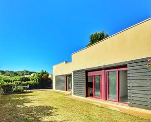 Vista exterior de Casa o xalet en venda en Benahavís amb Aire condicionat i Terrassa