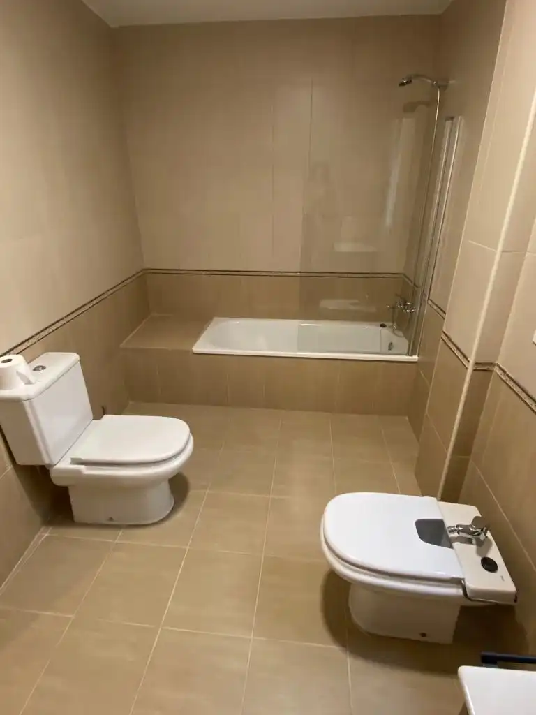 Bany de Apartament de lloguer en Benaguasil amb Traster