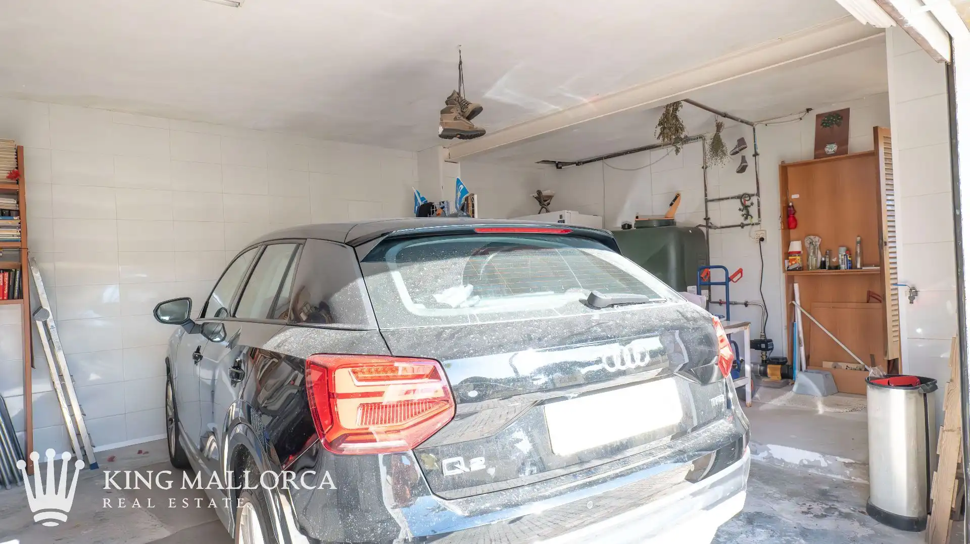 Parkplatz von Einfamilien-Reihenhaus zum Verkauf in Calvià mit Klimaanlage, Heizung und Privatgarten