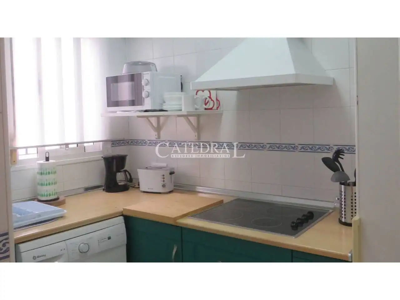 Cuina de Apartament de lloguer en Sevilla amb Aire condicionat, Calefacció i Moblat