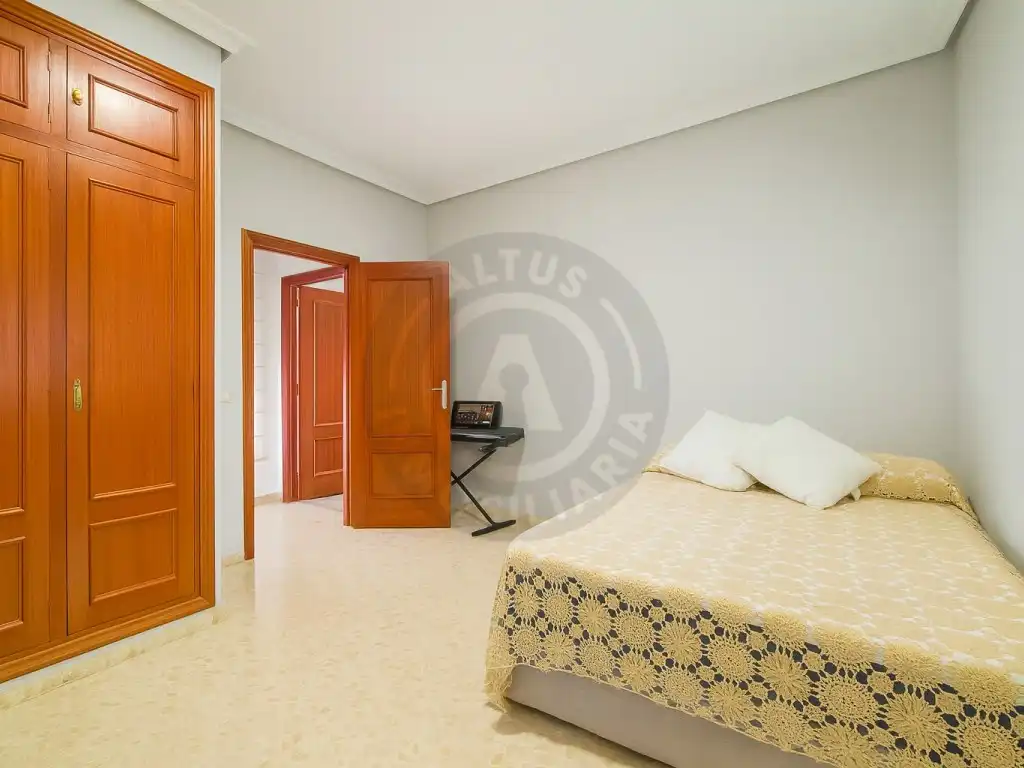 Bedroom of Houses for sale in Cáceres  with Swimming Pool, Oven and Washing machine