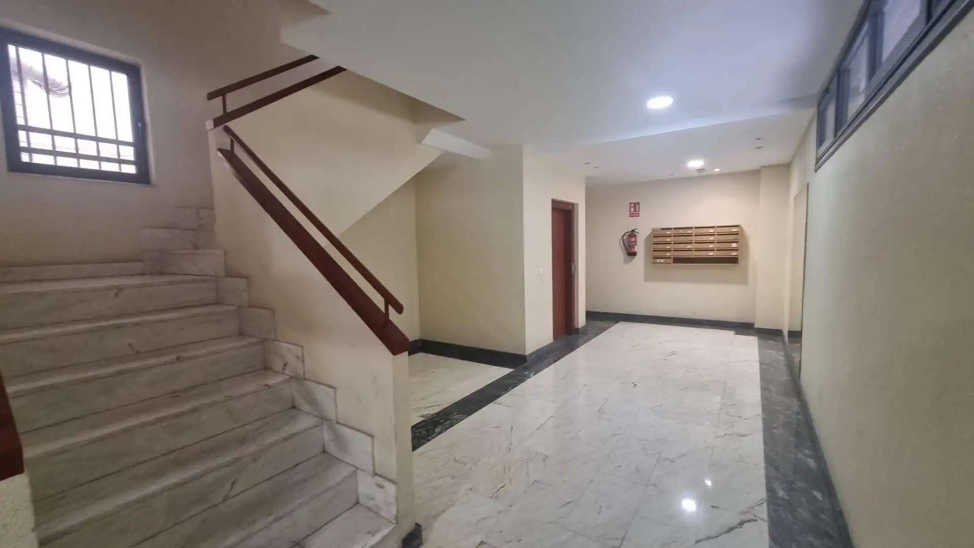 Piso de alquiler en Plaza Plaza Salvador Dalí, La Farola