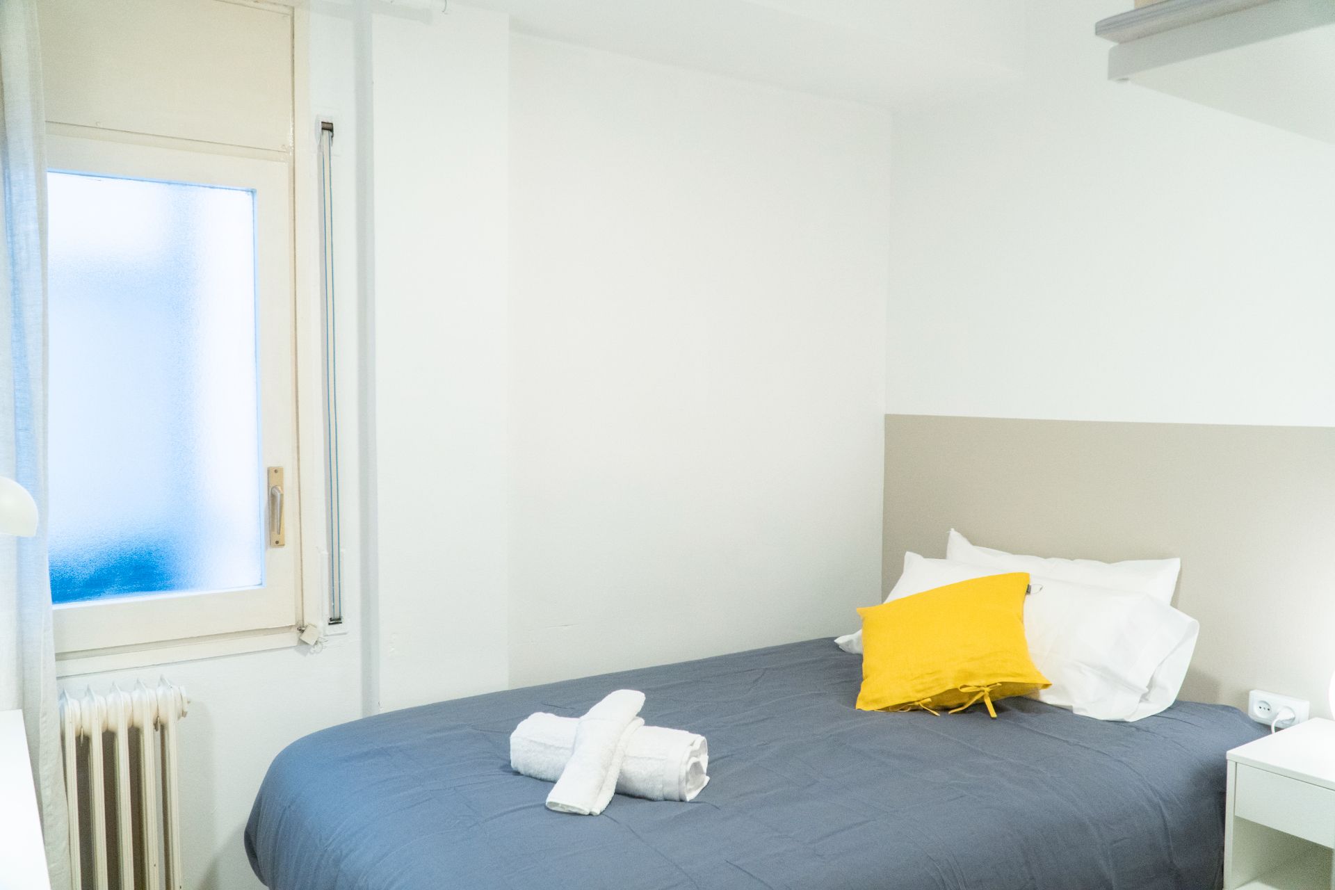 Bedroom of Flat to share in  Barcelona Capital  with Air Conditioner, Heating and Furnished