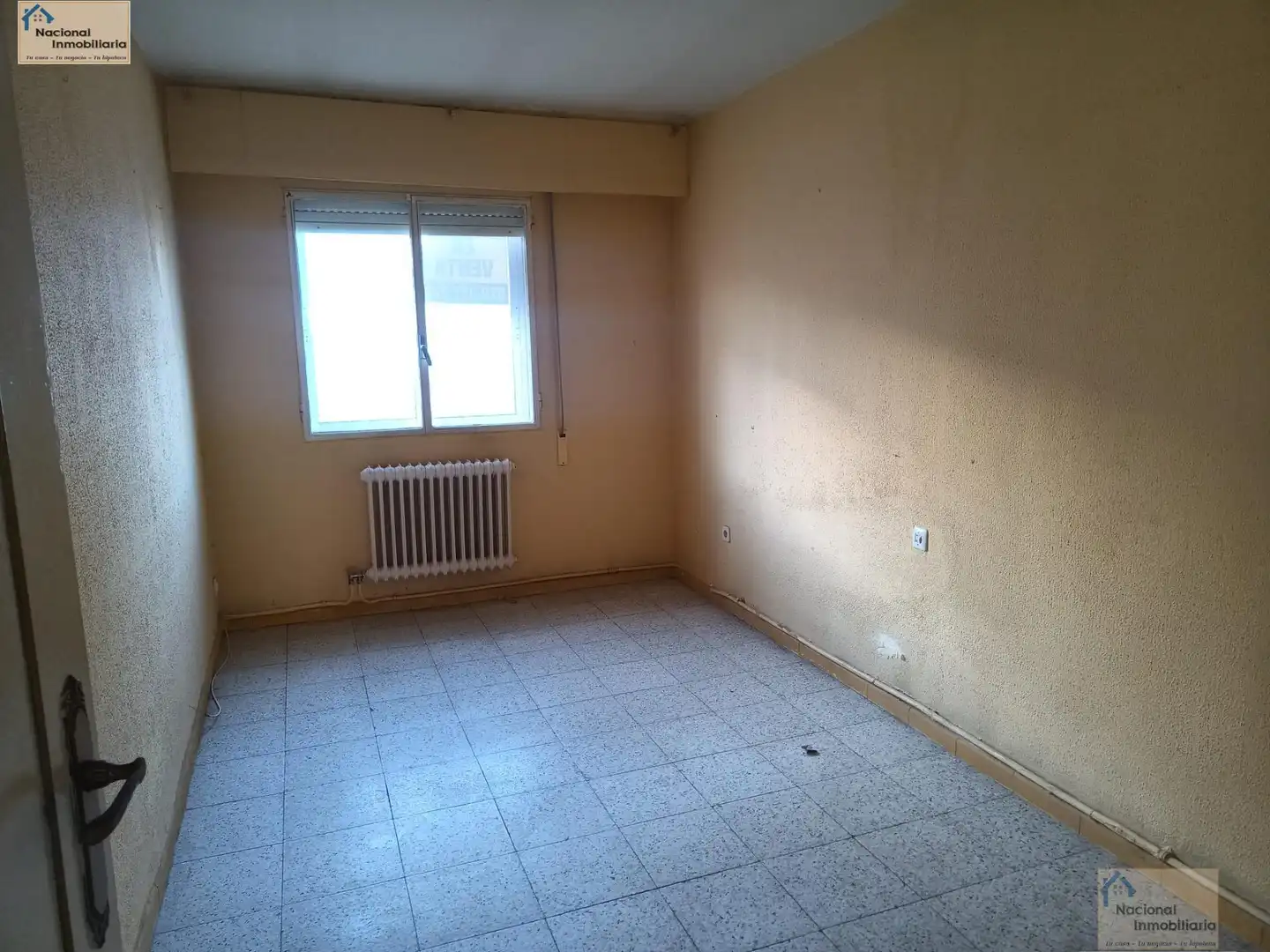 Habitación de Piso en venta en Segovia con Calefacción y Alarma