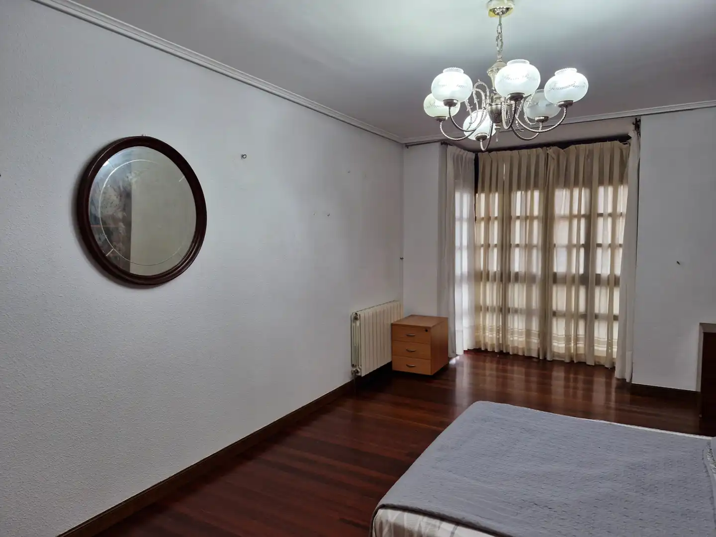 Habitación de Piso de alquiler en Valle de Mena con Calefacción, Parquet y Amueblado