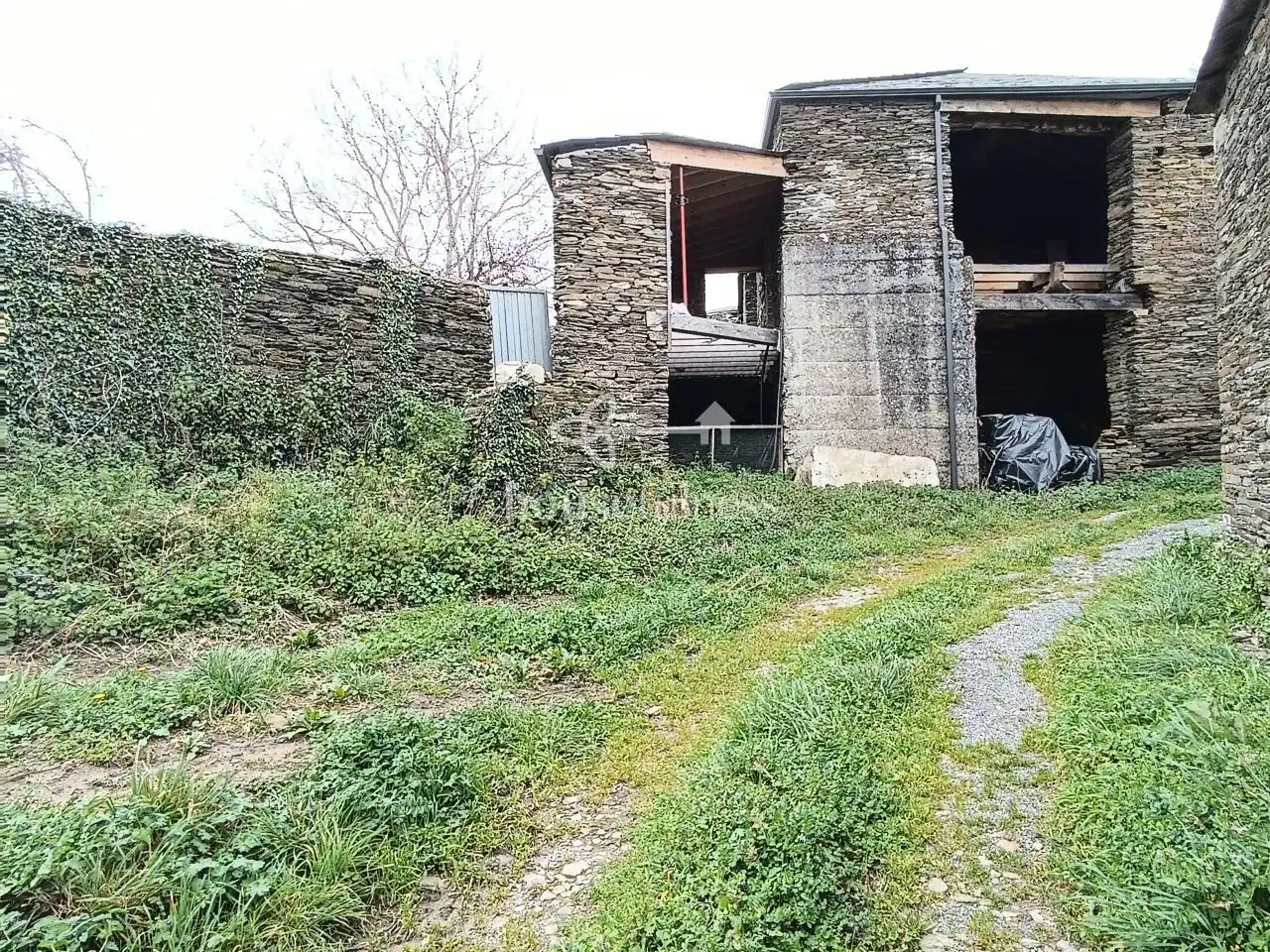 Finca rústica en venta en Lugo con Calefacción y Jardín privado