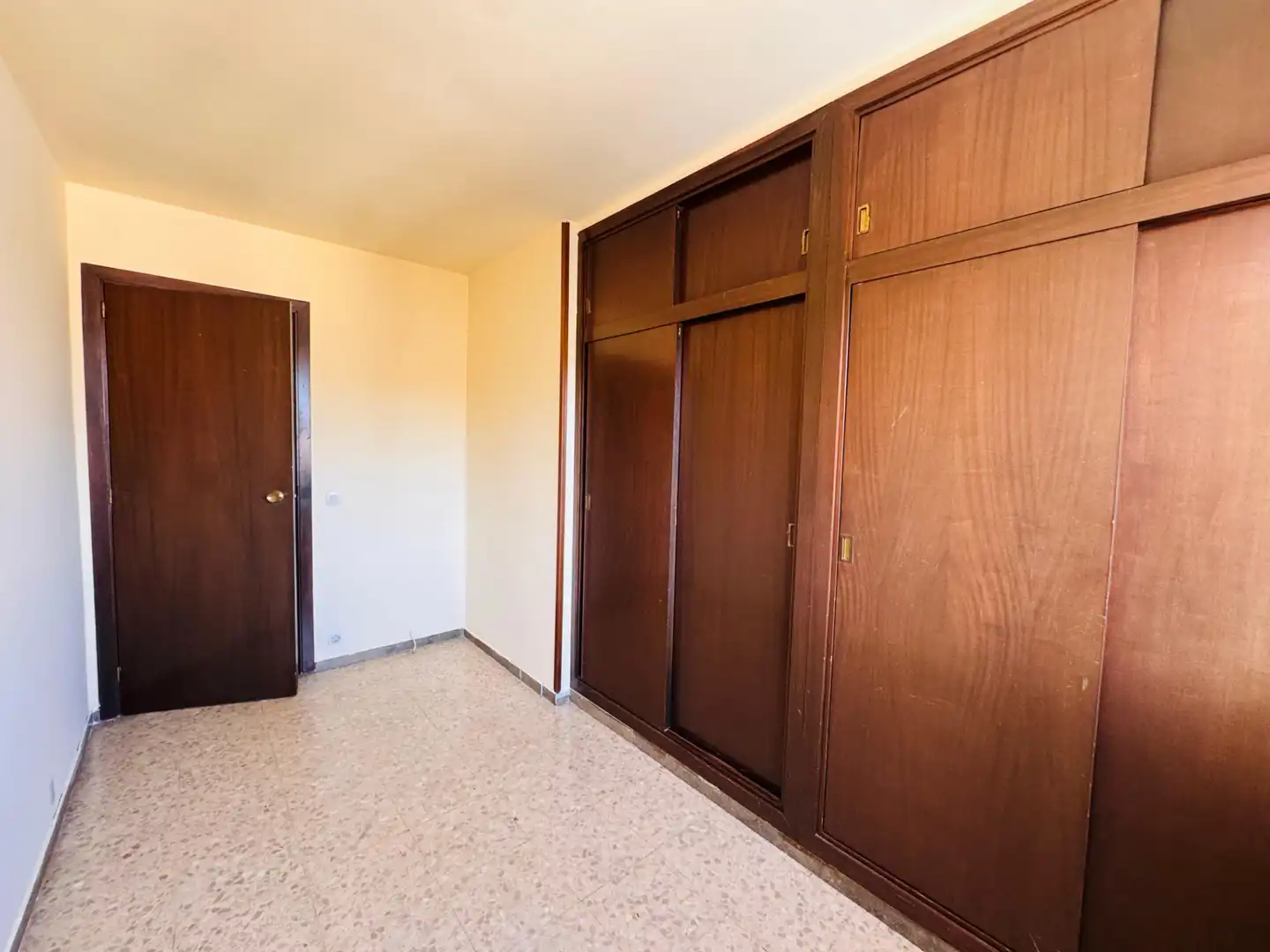 Bedroom of Flat for sale in Girona  with Air Conditioner, Heating and Terrace