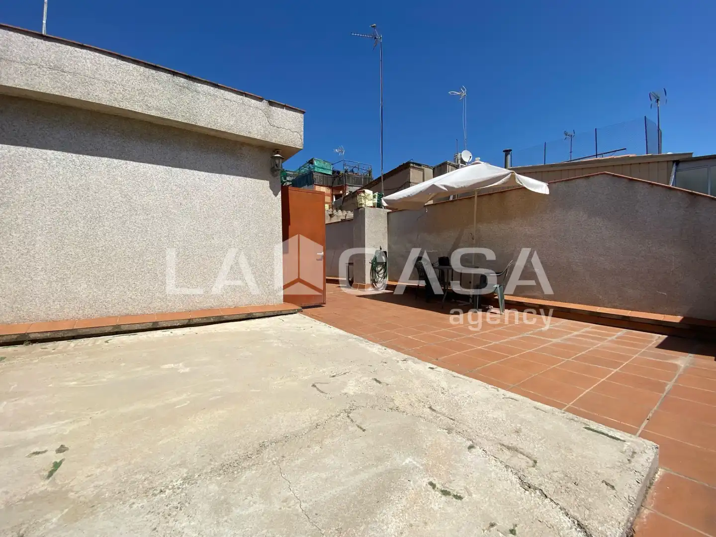 Terrace of Houses for sale in Badalona  with Terrace, Furnished and Oven