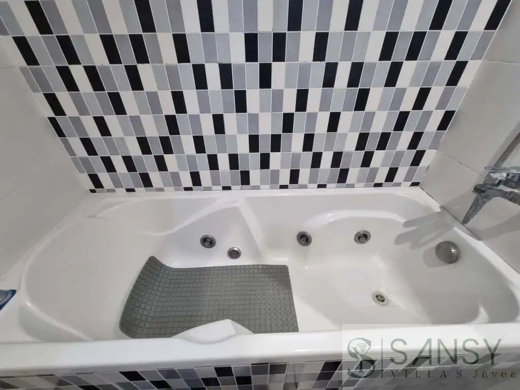 Bany de Apartament en venda en Guardamar de la Safor amb Aire condicionat i Calefacció
