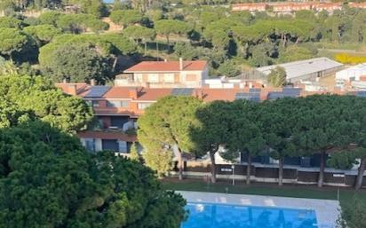 Exterior view of Flat for sale in Sant Vicenç de Montalt  with Private garden, Terrace and Swimming Pool