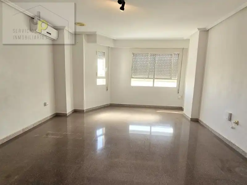 Piso con terraza en venta en Carrer Riu Xúquer 43, imagen 4