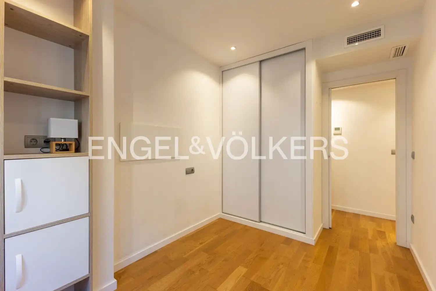 Bedroom of Flat for rent in Valencia  with Air Conditioner, Heating and Parquet flooring