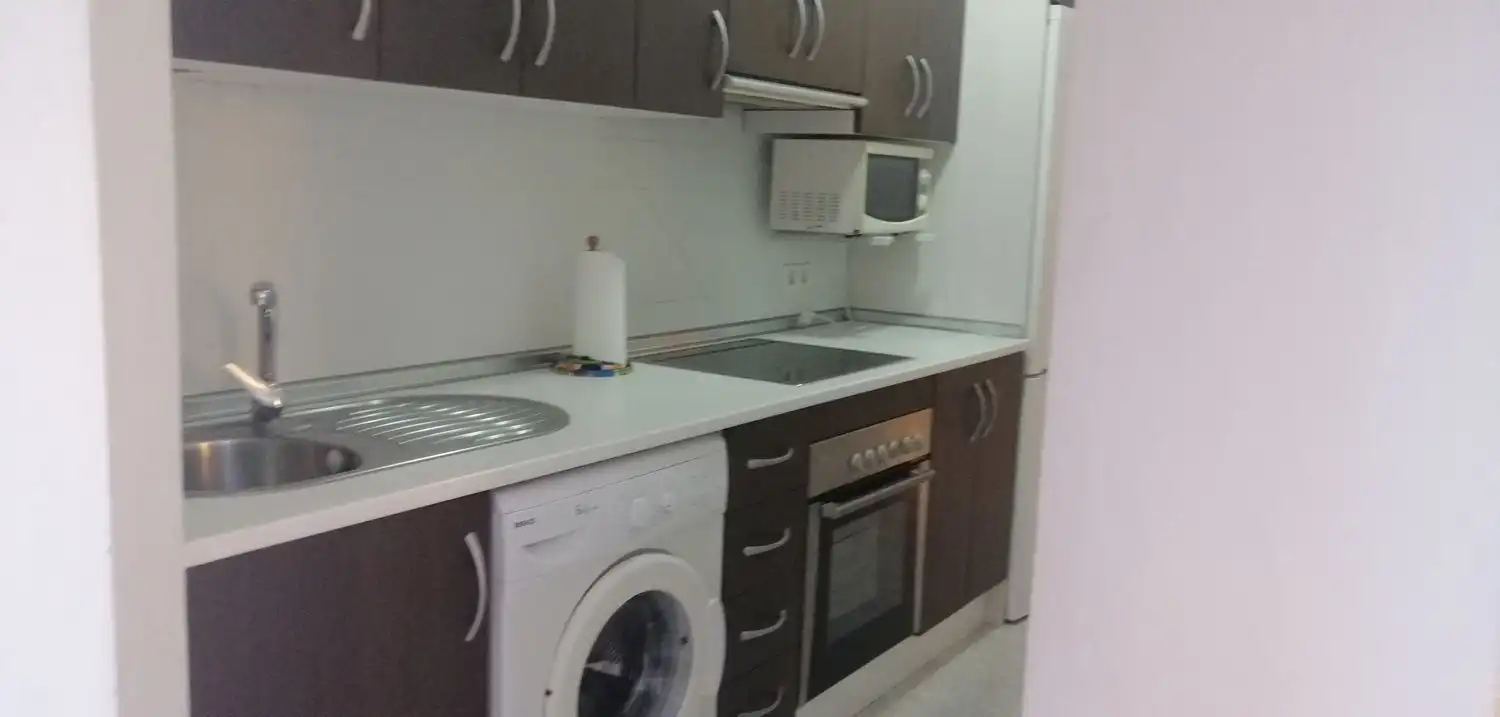 Flat with lift to rent in Plaza Doctor Álvarez 0