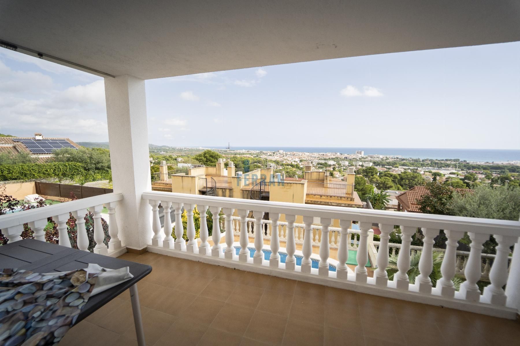 Bedroom of Single-family semi-detached for sale in El Vendrell  with Heating, Terrace and Storage room