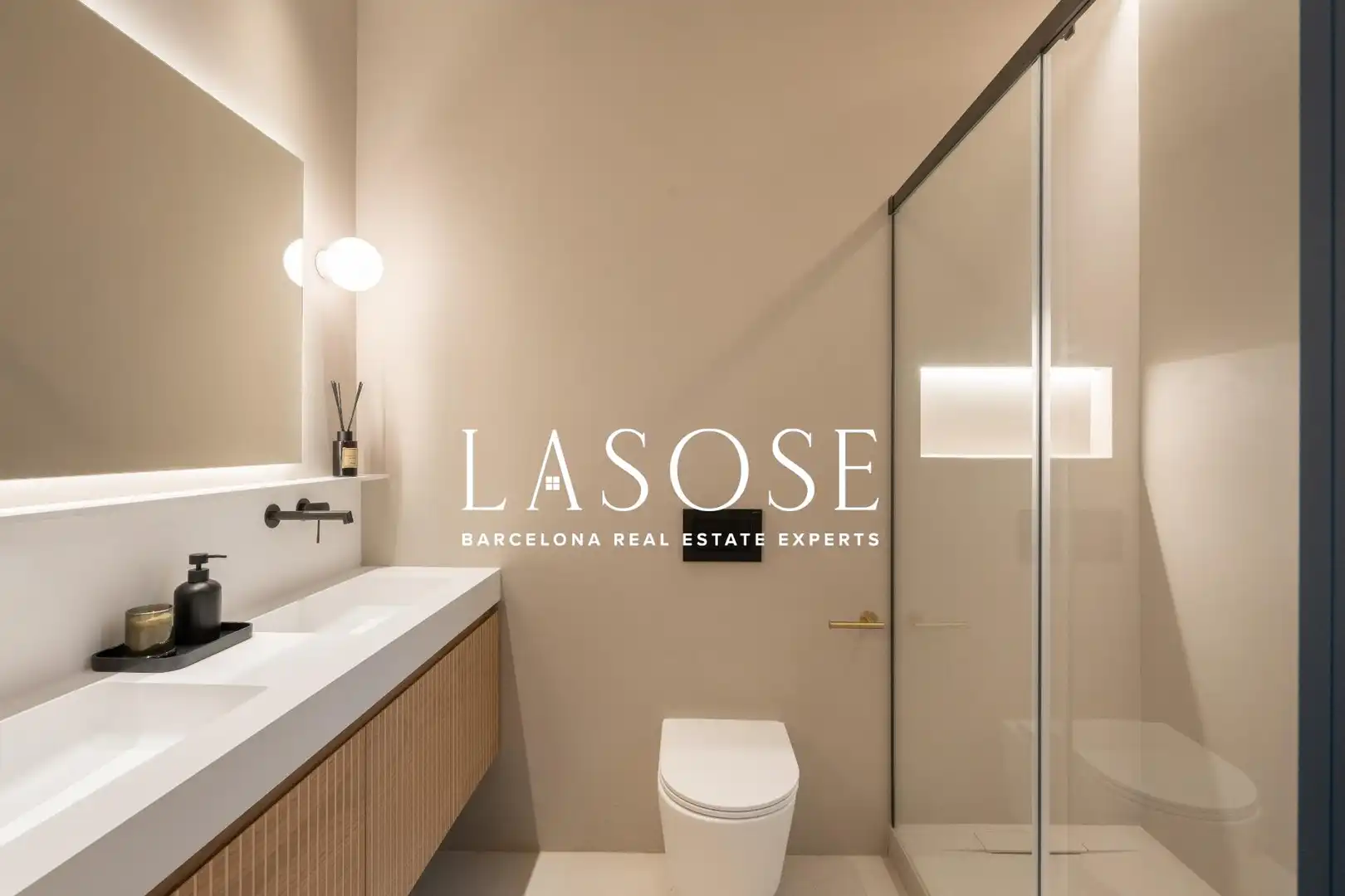 Baño de Ático en venta en Barcelona con Aire acondicionado, Calefacción y Terraza