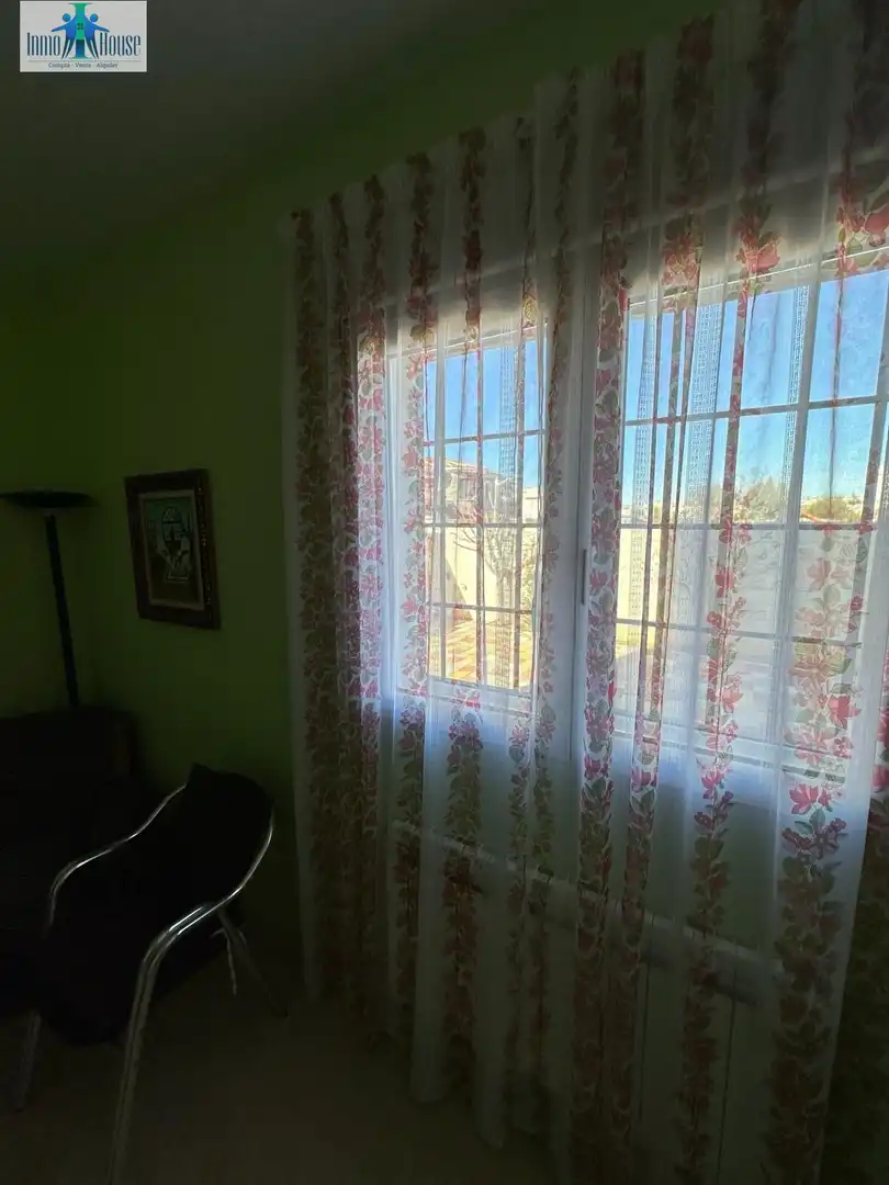 Dormitori de Casa o xalet en venda en Albacete amb Aire condicionat, Jardí privat i Parquet
