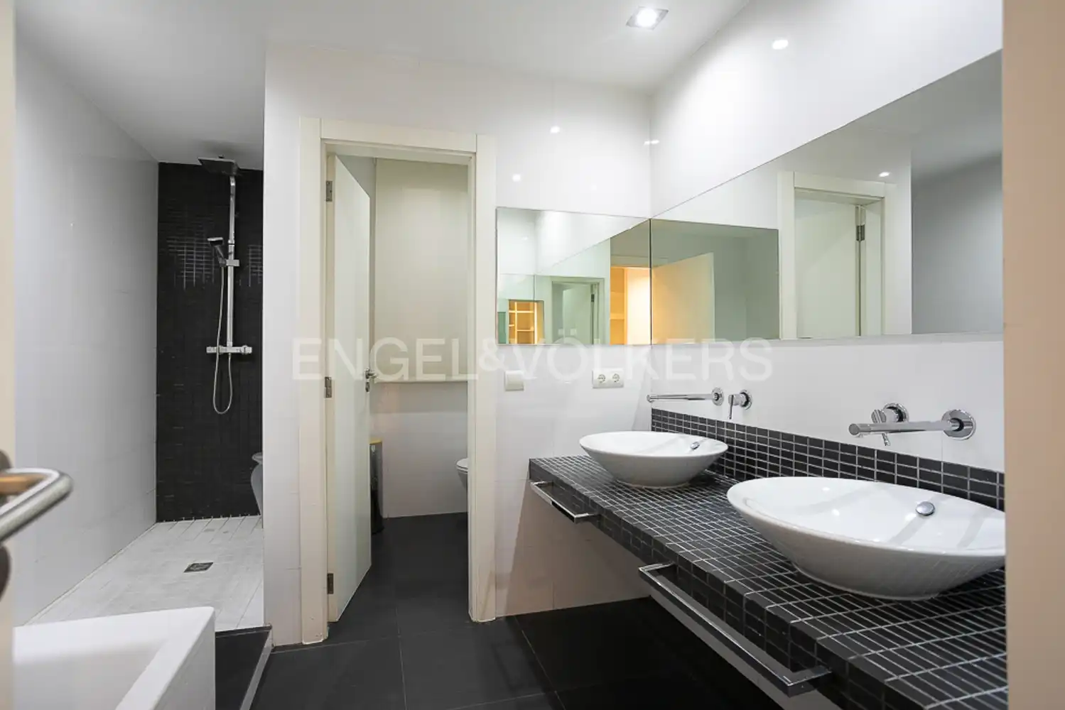 Baño de Piso en venta en Valencia con Aire acondicionado, Calefacción y Parquet