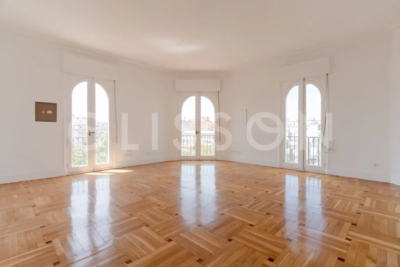Living room of Flat for sale in Madrid  with Air Conditioner, Heating and Storage room