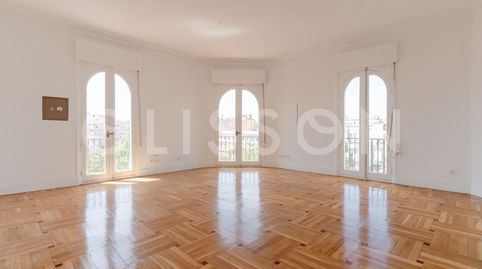 Foto 5 von Wohnung zum Verkauf in Almagro, Madrid Capital