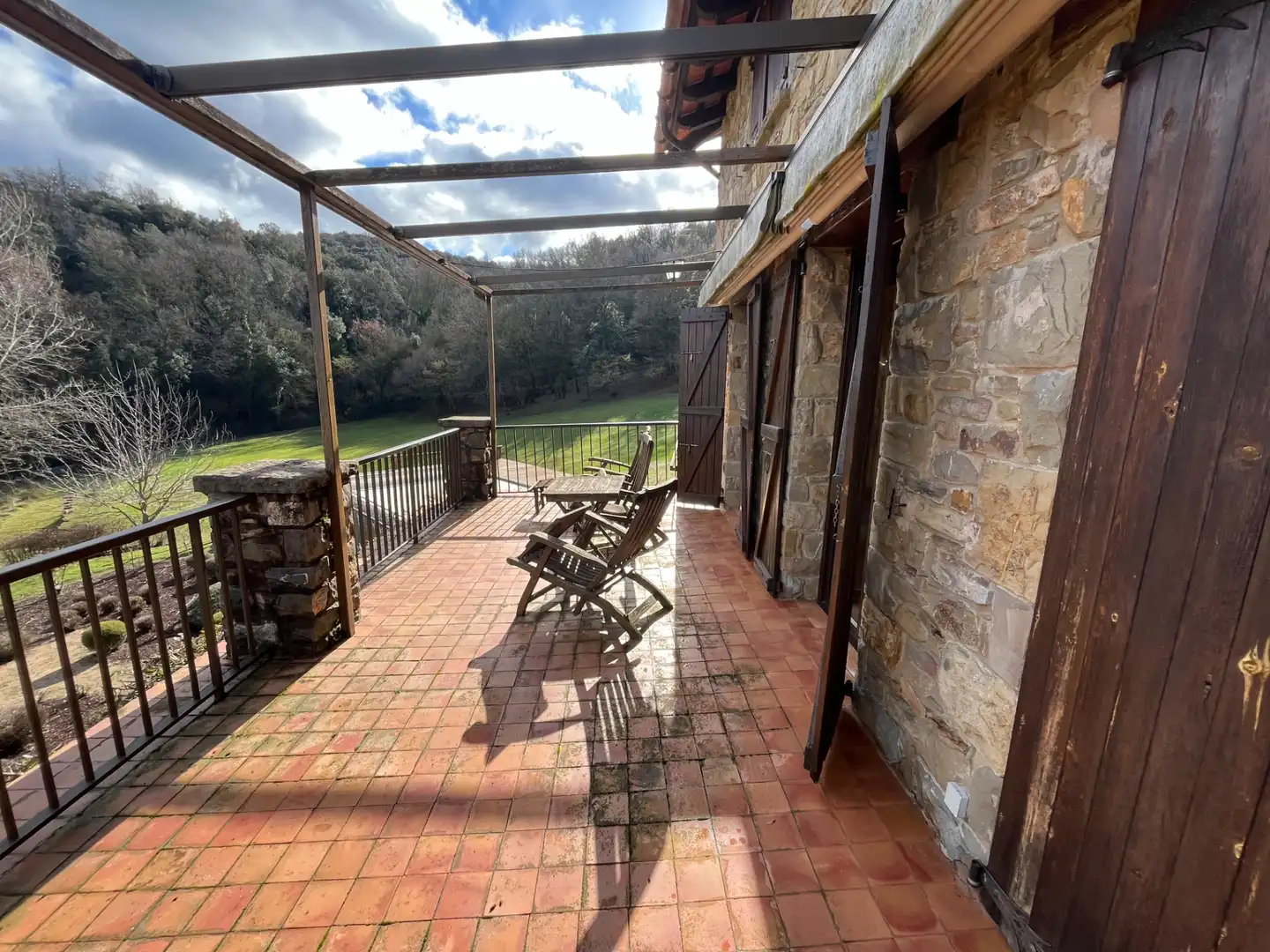 Terrassa de Finca rústica en venda en Sant Joan Les Fonts amb Aire condicionat, Calefacció i Jardí privat