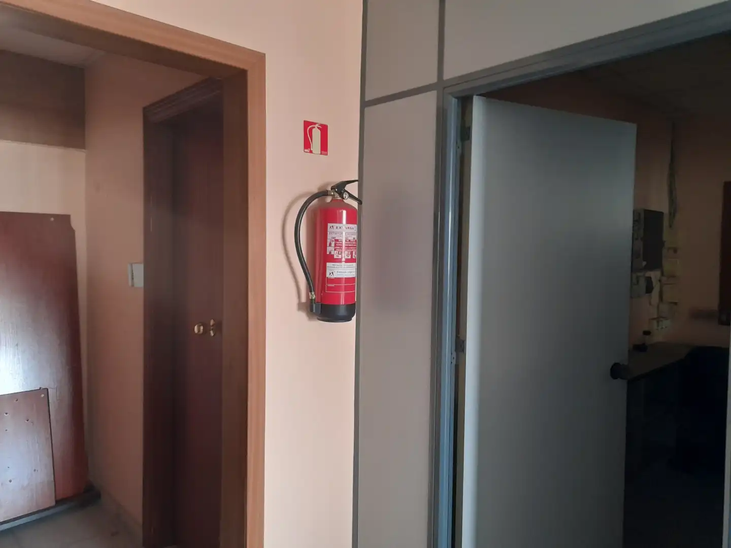 Büro zur Miete in Ripollet mit Klimaanlage, Heizung und Möbliert