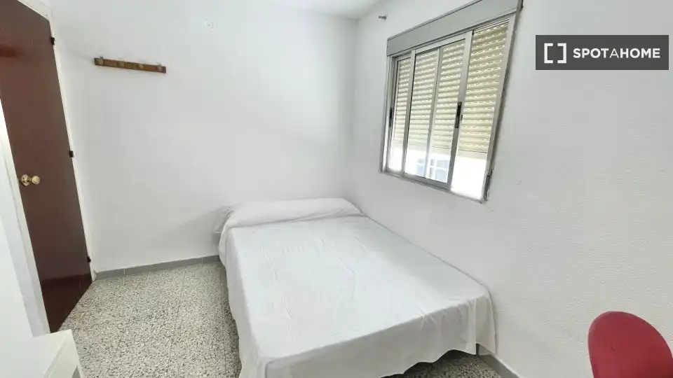 Habitación en Triana Oeste