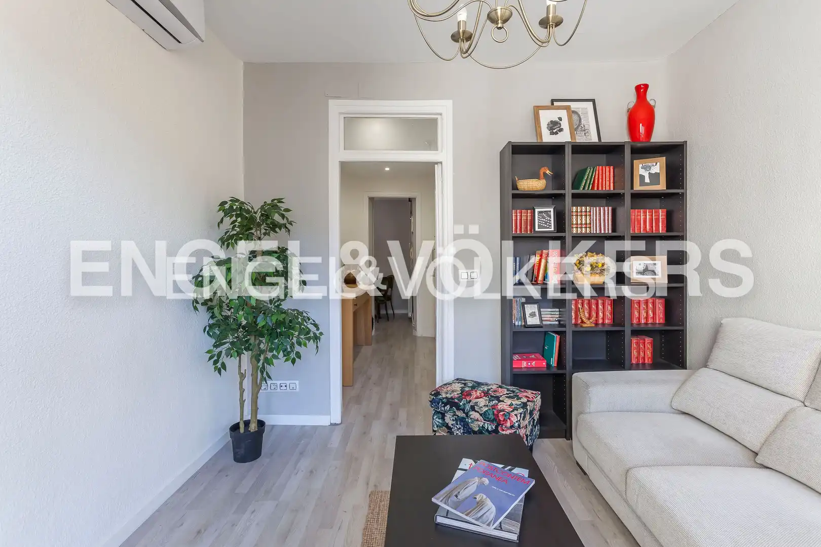 Living room of Attic for rent in Madrid  with Air Conditioner, Heating and Parquet flooring