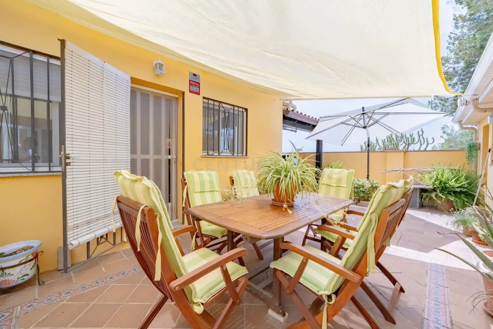 Terraza de Casa adosada en venta en Náquera con Trastero, Piscina y Horno