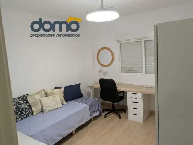 Bedroom of Flat for rent in Granada  with Air Conditioner, Parquet flooring and Furnished