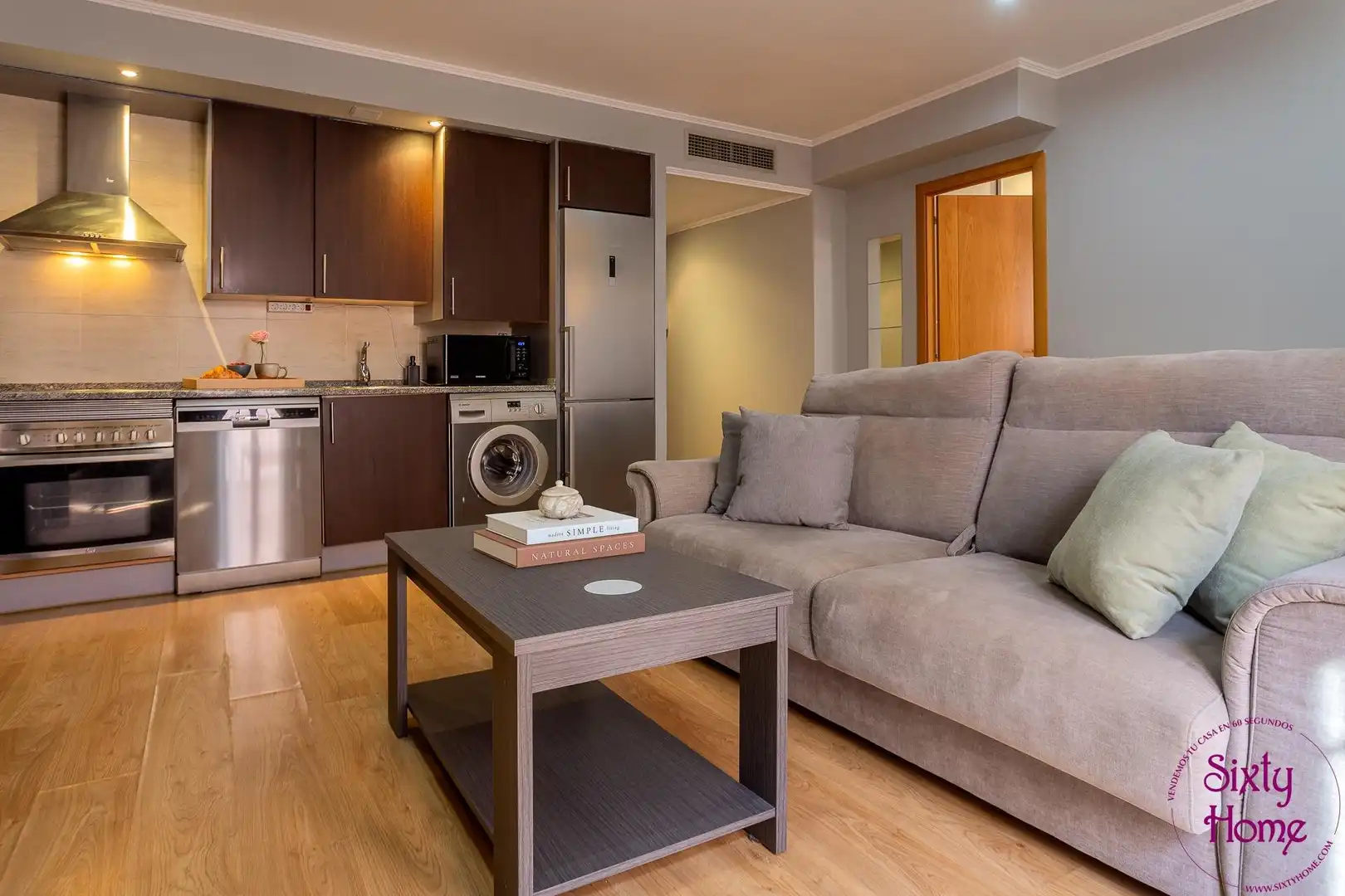 Living room of Flat for sale in Zaragoza  with Heating, Parquet flooring and Furnished