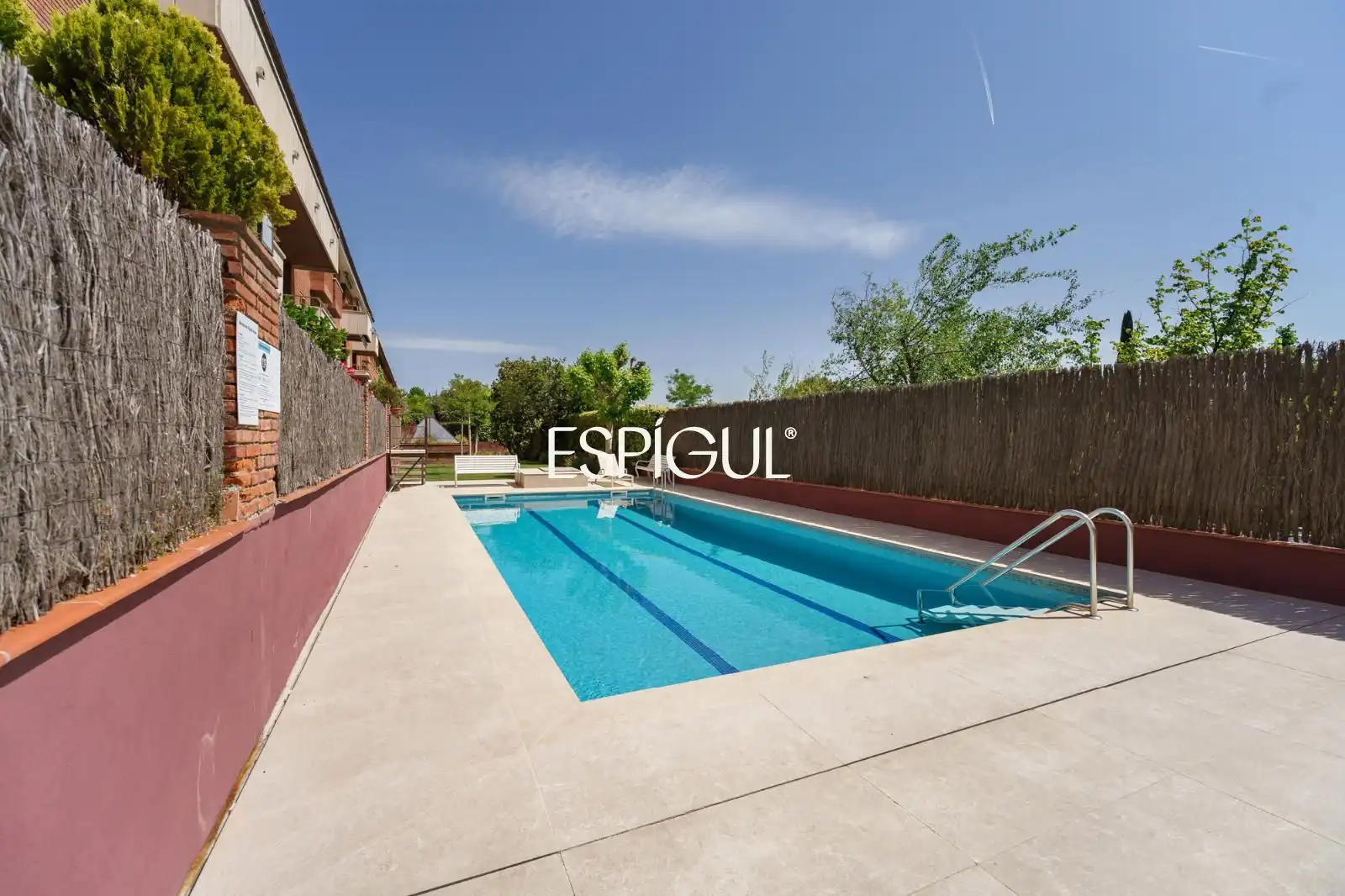 Swimming pool of Flat for rent in Sant Cugat del Vallès  with Air Conditioner, Heating and Parquet flooring
