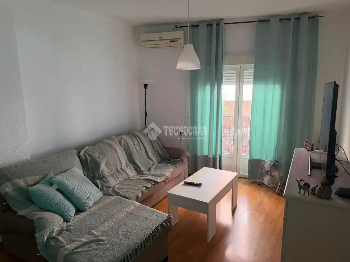 Sala d'estar de Pis en venda en Jaén amb Aire condicionat, Moblat i Balcó