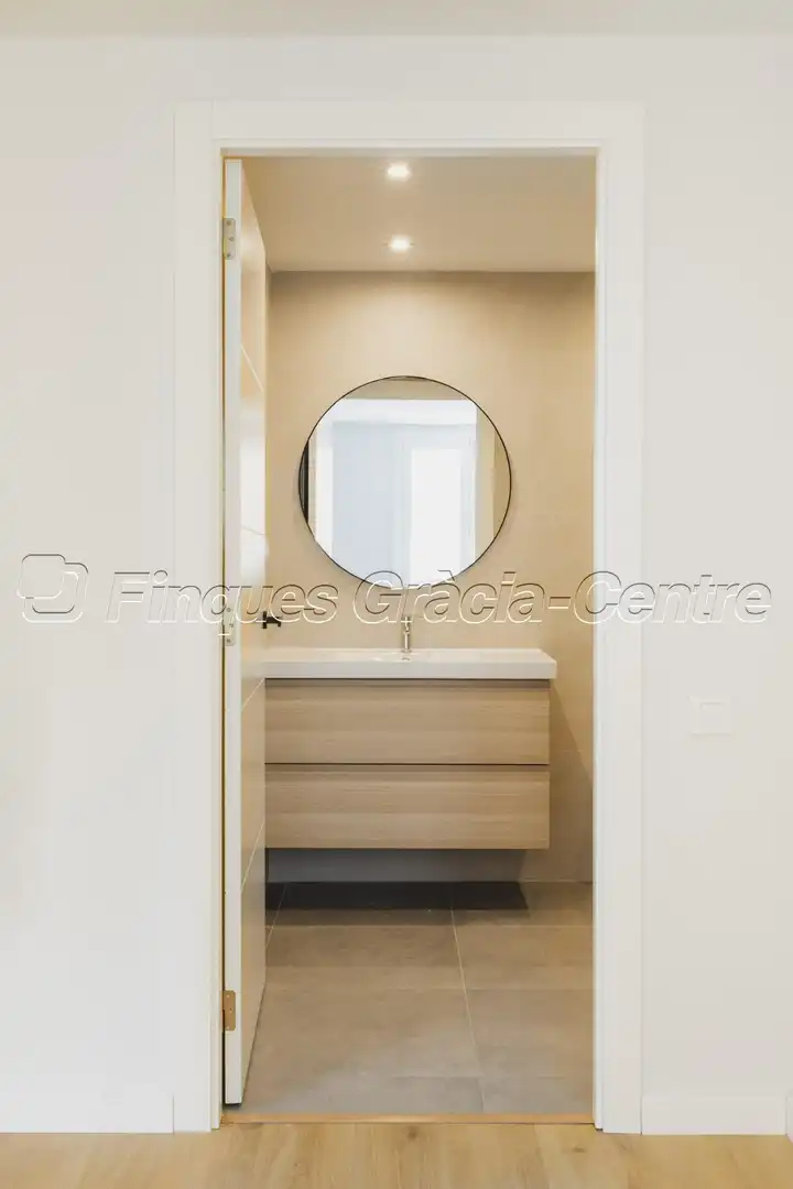 Baño de Piso de alquiler en Sabadell con Aire acondicionado, Calefacción y Parquet